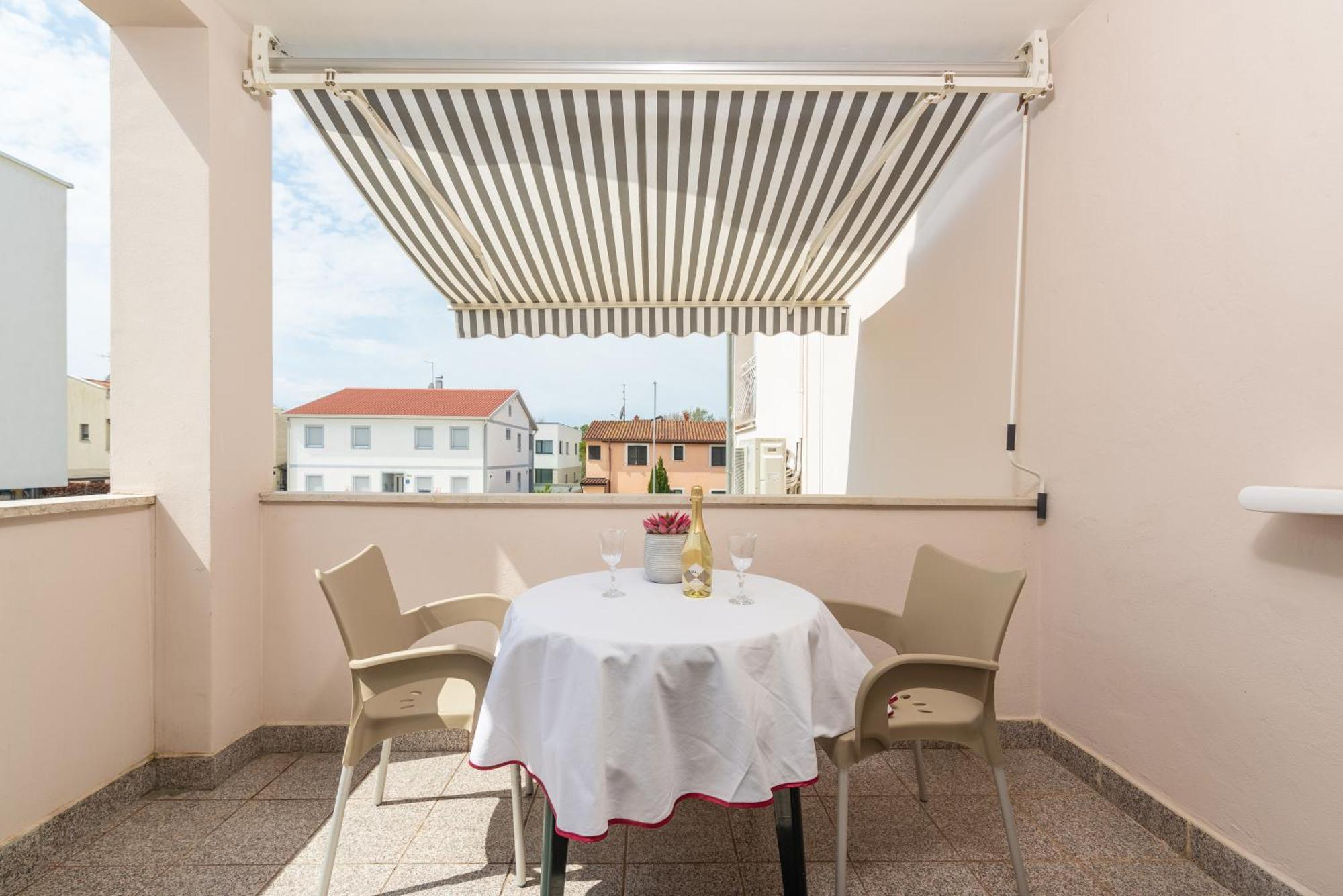 Apartments Viktor Poreč Exterior foto